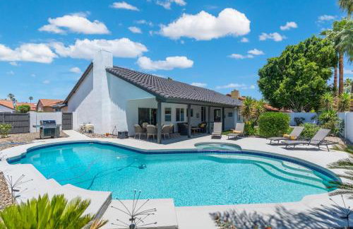 Modern Escape with Pool Ping Pong & Putting Green - Foto 48