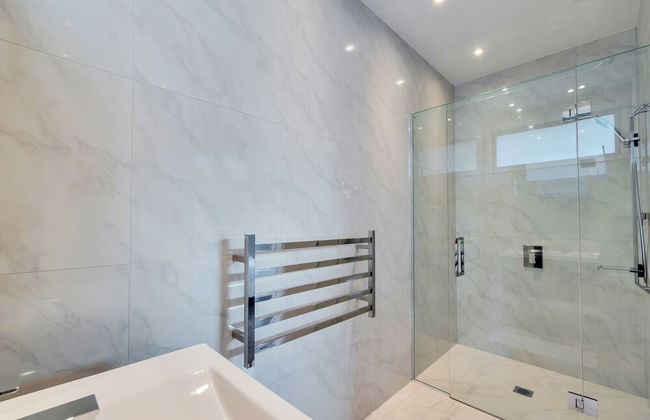 Elegant Sea-View Villa on the Northshore - Photo 37