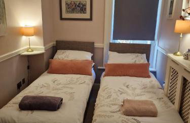 Unique seafront 2 bedroom 2 bathroom apartment - Foto 12