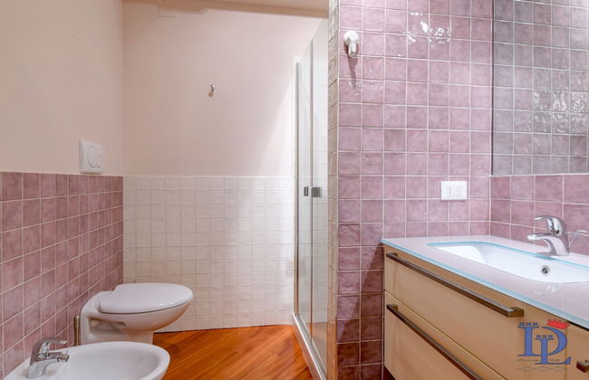 Desenzanoloft – Butterfly and Pools - Photo 23