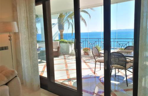 LUXURY APARTMENT FRONTAL TO THE SEA IN ESTEPONA DONCELLA BEACH - Photo 9
