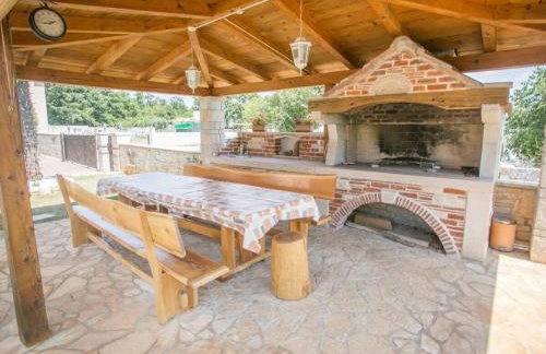 Holiday home in Pore with swimming pool - Photo 9