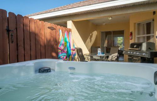 Sunset Serenity - 3BR Beach Townhome with outdoor patio - NEW HOT TUB, Steps to Ocean Fun! - Foto 3
