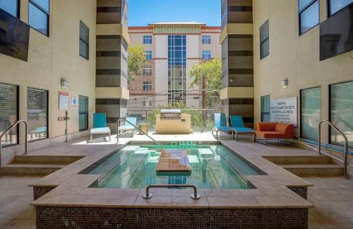 Modern Stay With Resort Style Perks - Foto 26