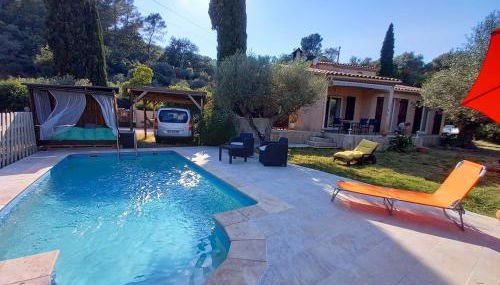 Provencal villa with pool, 1500m2 grounds - Foto 1