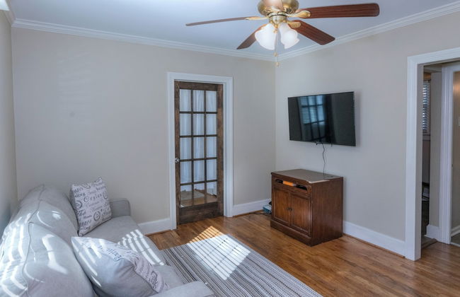 Pool Near Fort Moore Our White House - Foto 15