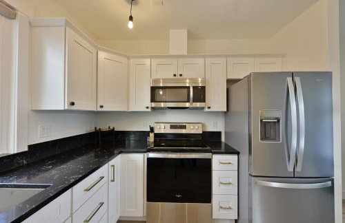 Modern Upstairs Loft - Newly Renovated! - Foto 12