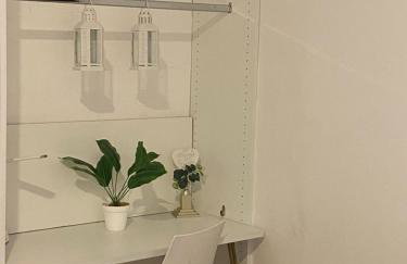 Beautiful House 7 min from Miami Airport w FREE parking - Photo 37