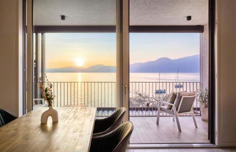 SalvatoreHomes - Luxurious Dreamview Waterfront Apartment in Torri del Benaco with Pool - Casa Azura - a 5 Star Luxury Collection at Lake Garda - Foto 3