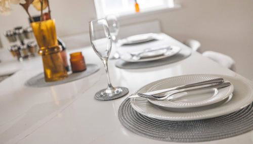 Stylish 2 Bed with Parking, 5 Min Walk to Windsor - Foto 5