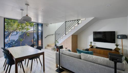 Brand-New MCM Guesthouse in West Los Angeles - Photo 3