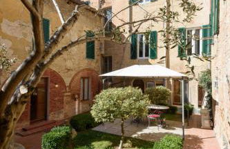 Regis Condo - Photo 38