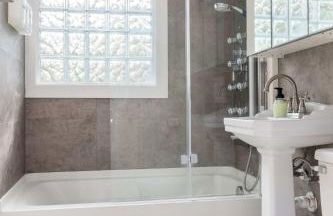 Peaceful Gem HotTub Fenced Yard & Near Downtown - Foto 12