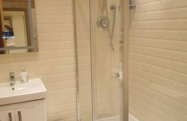 London Luxury Apartments 4 min walk from Ilford Station, with FREE PARKING FREE WIFI - Foto 14