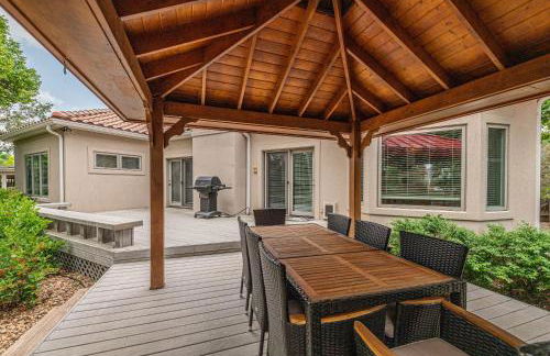 Luxurious 4BR Retreat - Pool Table & Chic Amenities - Photo 30