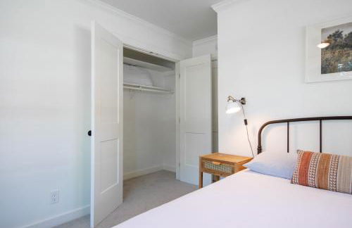 LUX ~Pet Friendly Richardson 3 bedroom 1 story Home~ - Foto 22