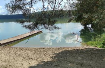 Jeziorosfera. Stodoła przy wodzie. - Foto 37