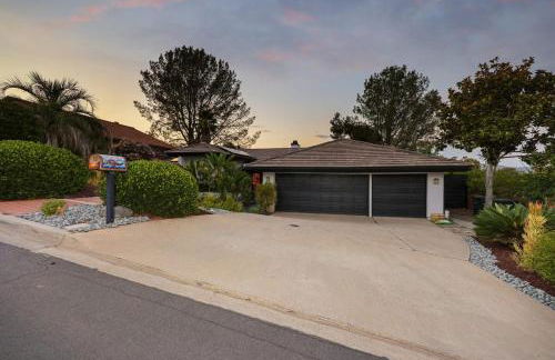 Hot Tub with A View and Large Back Deck & Game Room - Foto 29