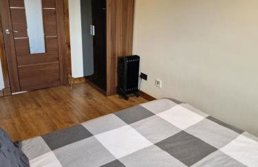Self-catering extended family home - Photo 11