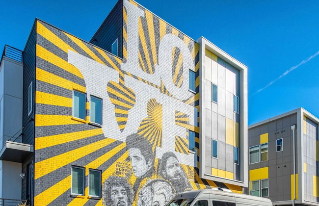 Spectacular Condo Rooftop Deck Great for Groups - Photo 25