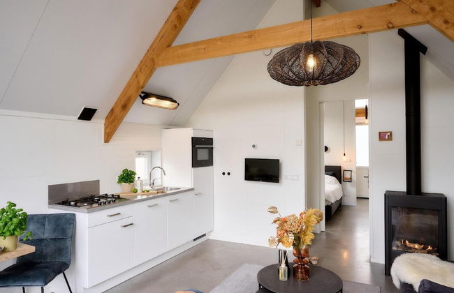 Romantic Wellness Escape - Photo 6