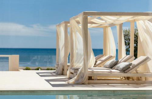 Salty Angel Sea Front Villa - Photo 5