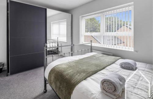 Beautiful 5 Bedroom Home in the City Centre with gated parking - Foto 12