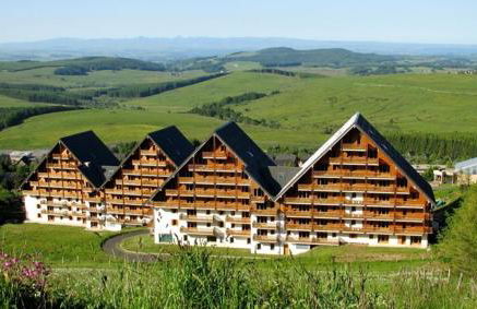 Appartement Hauteurs Super Besse - 4 personnes -Piscine & Garage - Photo 14