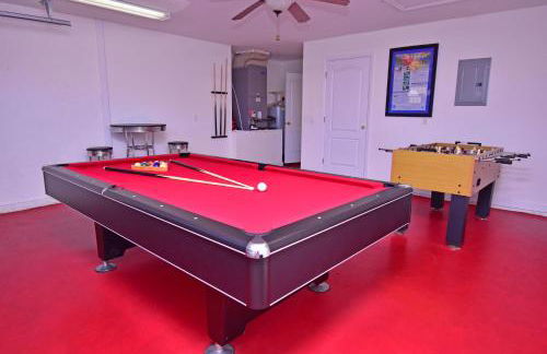 Comfortable Pool Home with Spa & Games Room Close to Disney - Foto 5