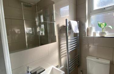 Cosy London Home with 2 Bedrooms - Foto 10