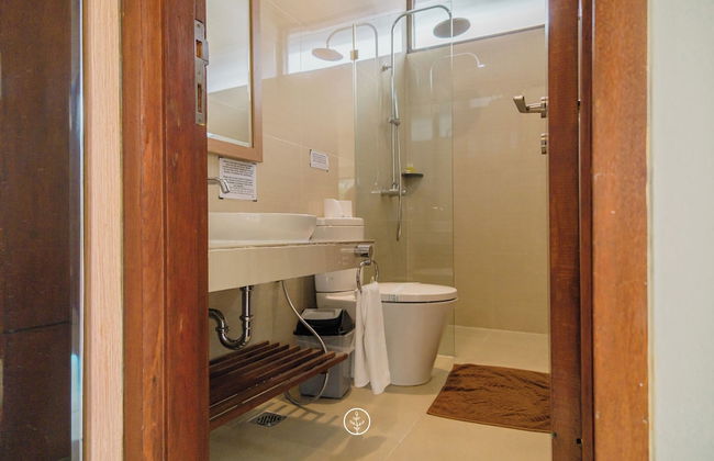 Mentari Hill View 8 BR heated pool and movie room - Photo 28