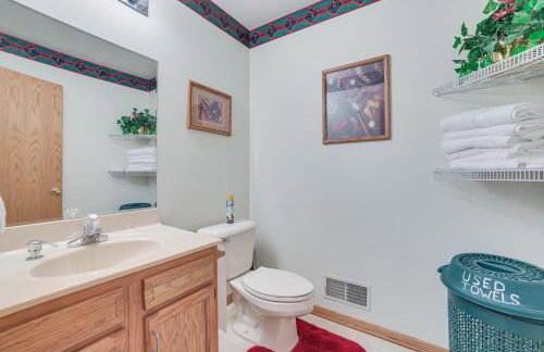 Cozy Mancelona Home Ski, Golf and Snowmobile! - Foto 19