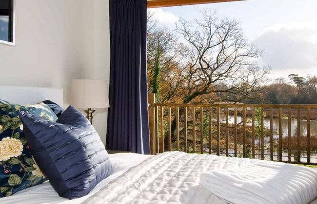 Serene Riverside 6BR Luxury Retreat in Curdridge - Photo 29