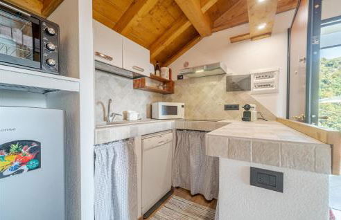 1 Bedroom Nice Home In Avegno - Foto 14