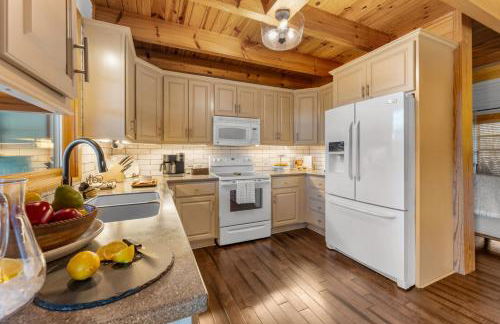 Lodge with Grill, Fireplace and Club Access - Foto 13