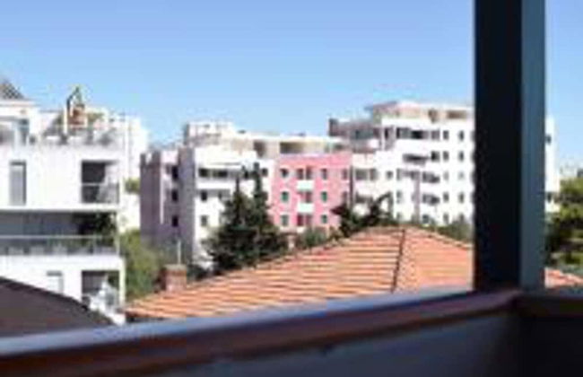 Cozy Apartment 16 With Double bed Sleeper Couch - Photo 22