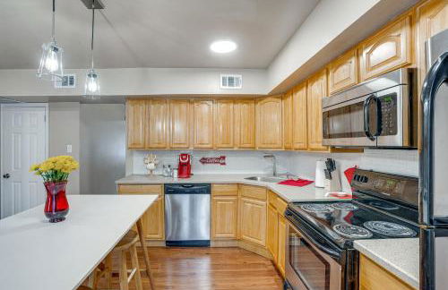 Walk to Mall and Train Station! Philly Suburb Stay - Foto 10