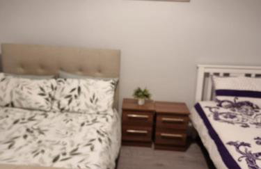 Newly Refurbished 2- Bed Stylish Home - Foto 25