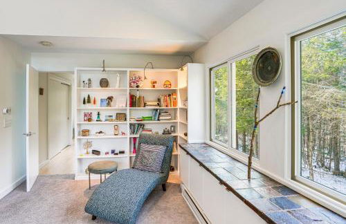 Lakefront Otis Home with Stunning Views and Boats! - Foto 9