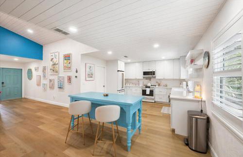 Salt & Sand on Catamaran - Photo 5