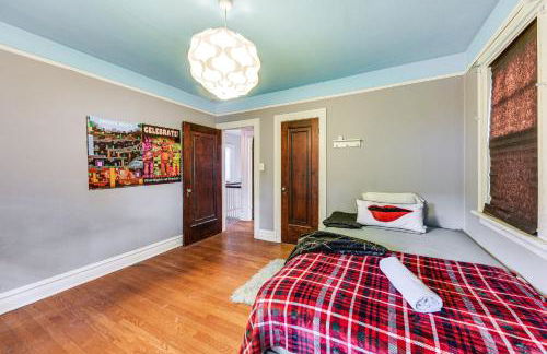 6 Mi to Naval Base Spacious Waukegan Home with Yard - Foto 17