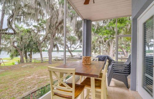 Private Beach at Lakefront Summerfield Getaway! - Foto 23