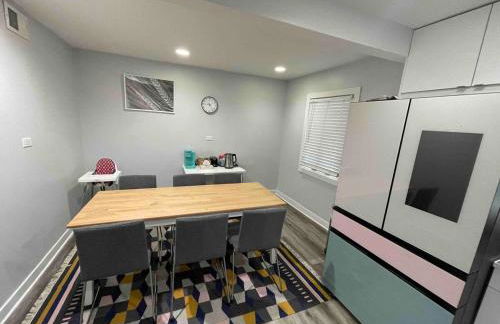 Cozy Home near O HARE fast internet 6 cars parking space - Foto 27