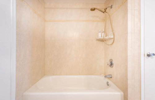 Tranquil Heirloom Hideaway Pool in South Miami - Foto 38