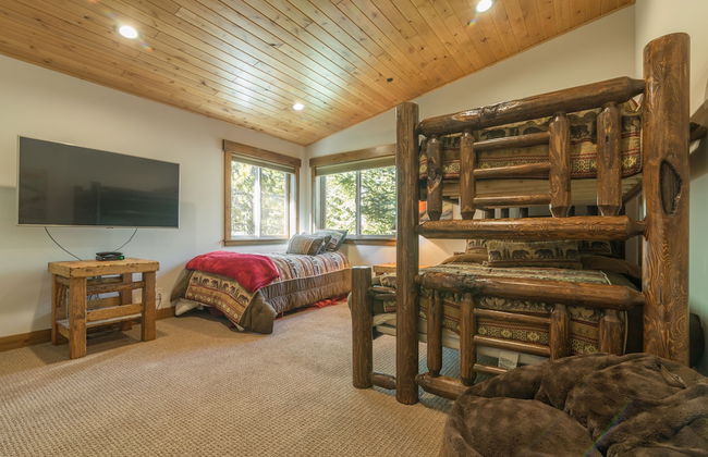 Sawtooth by Avantstay Spacious Pine Tree Cabin w/ Hot Tub - Foto 3