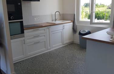 GITE chez mamie - 7 personnes A SAINTE LIVRADE SUR LOT - Foto 6