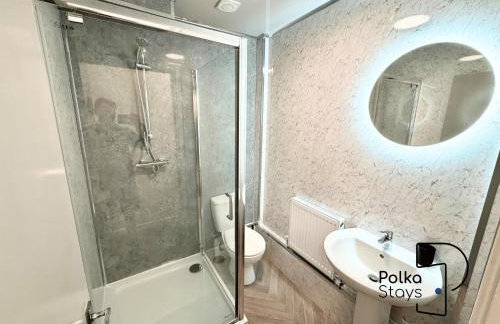 Comfy Ormskirk Family Stay by PolkaStays - Photo 2