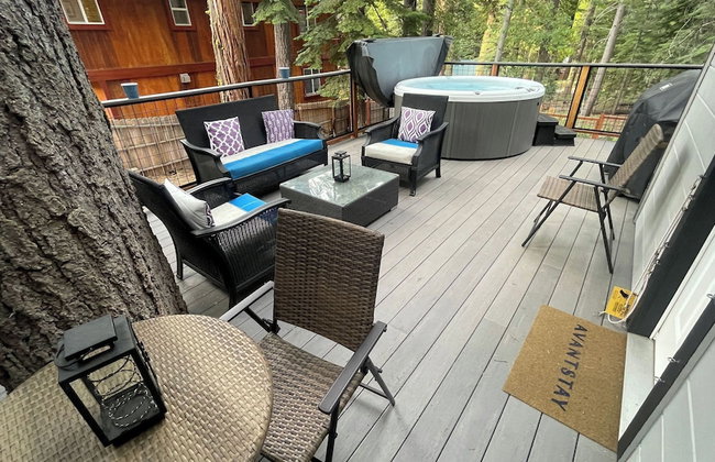 Sweet Pine Deck + Hot Tub, Cozy Modern Interior Close to Ski Resort! - Foto 96