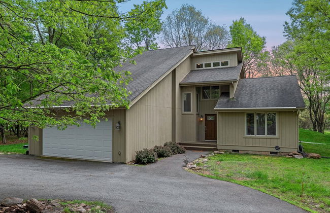 Mountain Hideout by Avantstay Game Room Deck - Photo 3