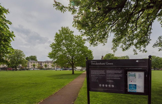 Stylish Family Home by Twickenham Stadium by Underthedoormat - Foto 33